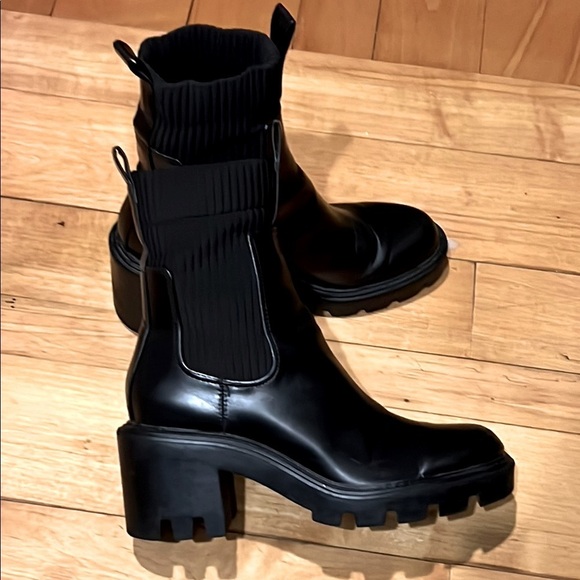 Zara Track Sole Black Sock Boot Women’s Size 8 - Picture 6 of 8